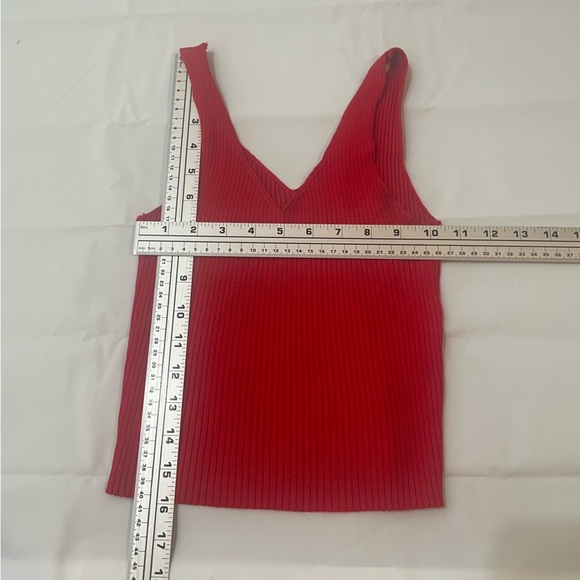 🔥 Fashion Nova Ribbed Red V-Neck Tank – Size Small 🔥 - Picture 9 of 11